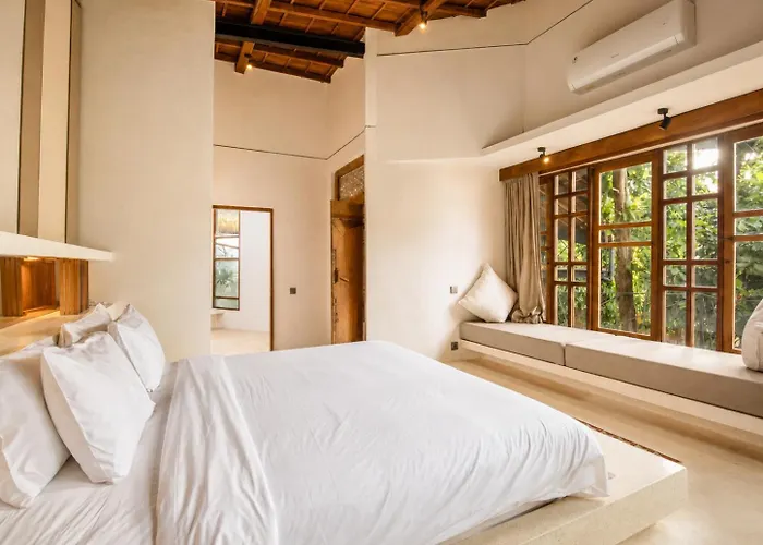 Villa Chic 2-br With Pool, 800m To *