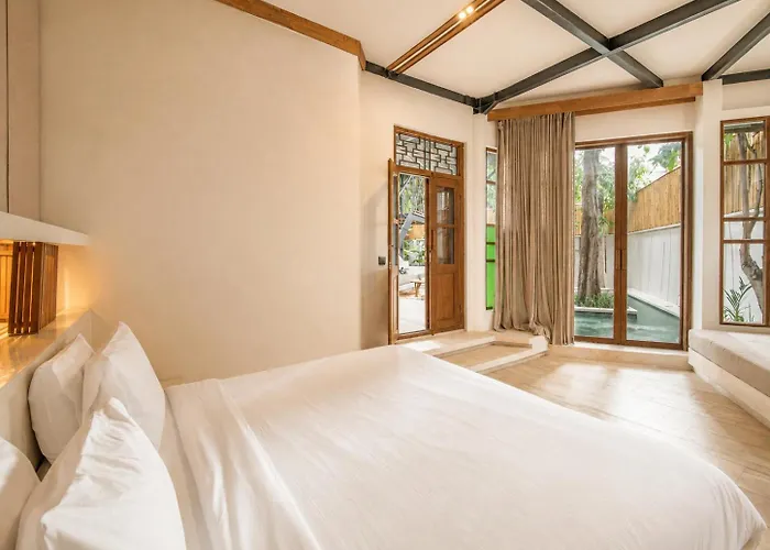 Chic 2-br With Pool, 800m To Villa Canggu (Bali)