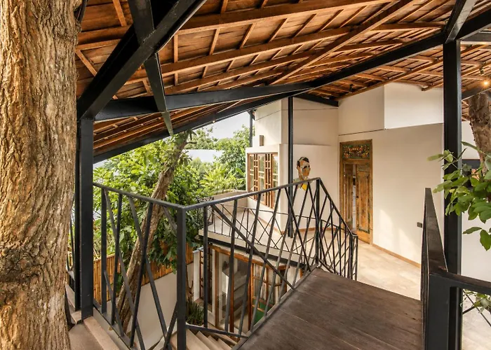 Chic 2-br With Pool, 800m To Villa *