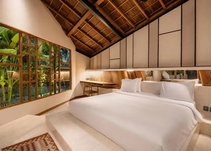 Chic 2-br With Pool, 800m To Villa Canggu (Bali)